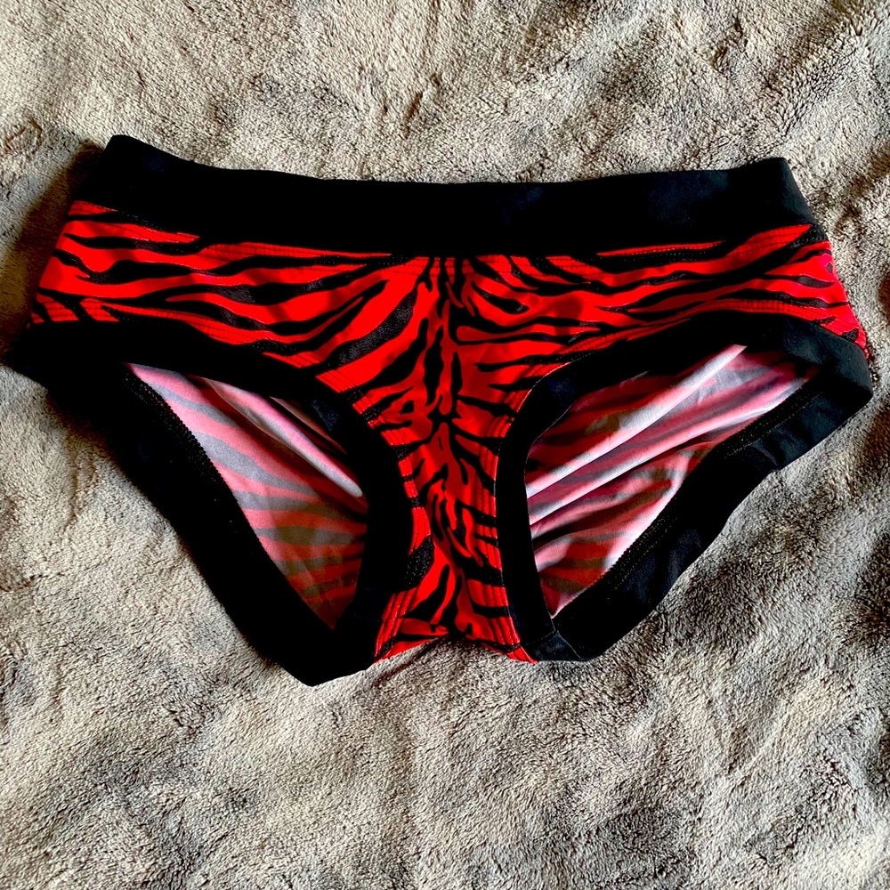 Black and Red Zebra, Scrunch Butt Pole Dance Short